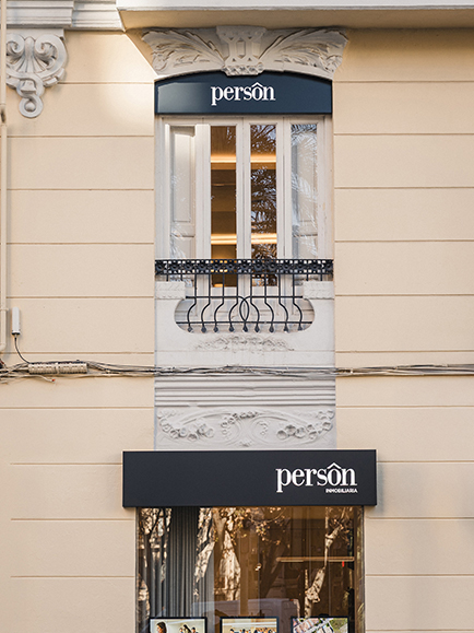 Person by Destudio 03 05